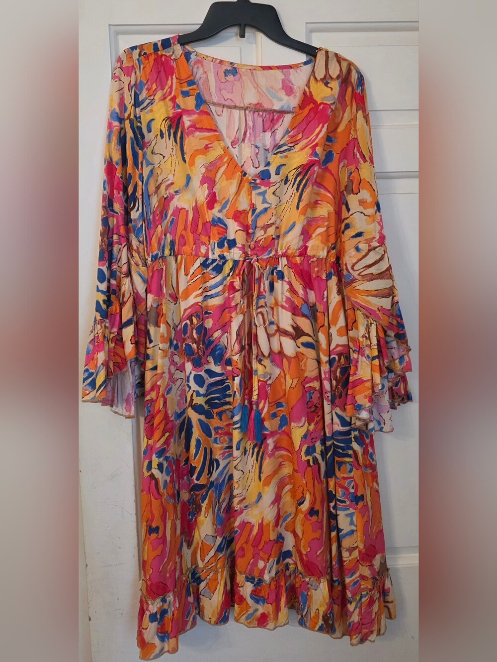 Colorful Floral Print Long-Sleeve Maxi Dress - V-Neck Tie Waist